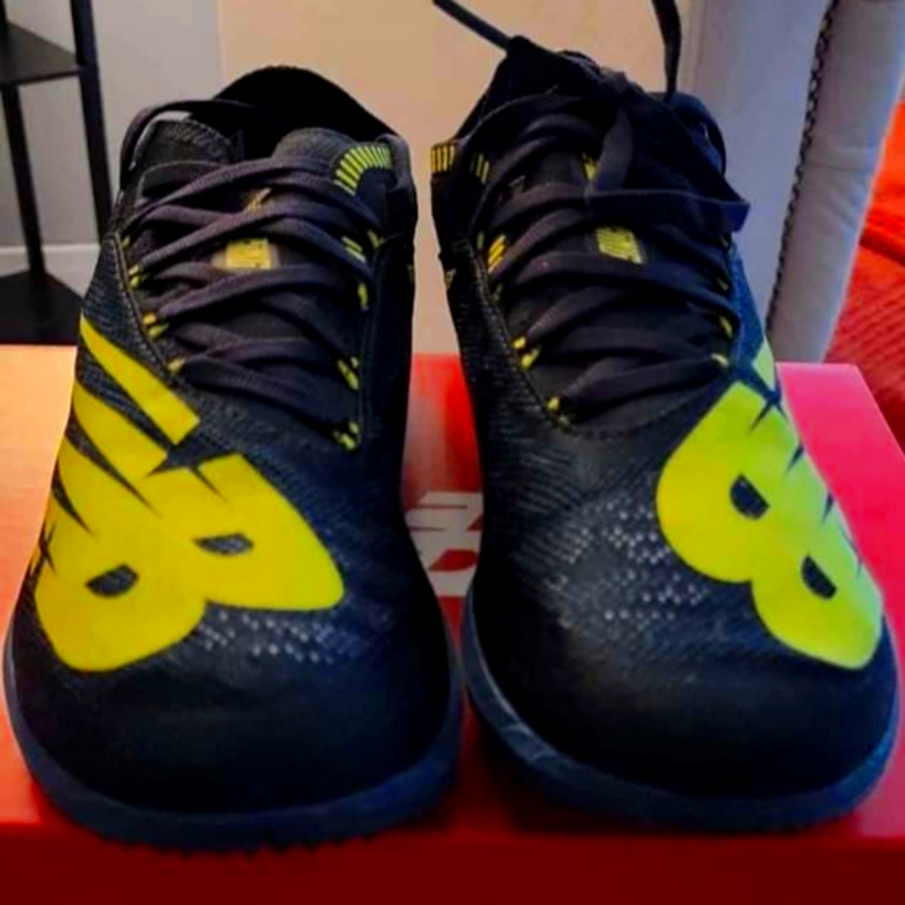 NWOT - never worn. Running spikes. Men size 7
